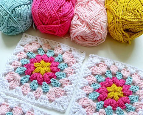 Moonshine Granny Square – Free Pattern