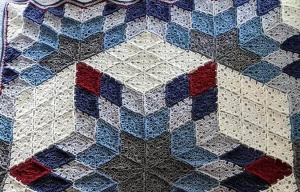 How to crochet a diamond