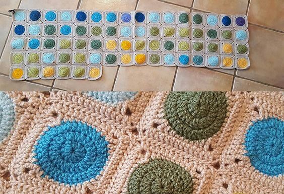 LARGE CIRCLE ON A SQUARE BLANKET