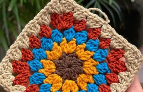 “Granny Sunburst” square crochet pattern: a step-by-step guide