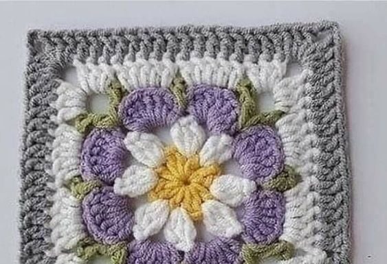 Crochet Flower Square: Free Pattern for Creative Crocheters