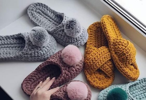 How to crochet slippers: a step by step guide