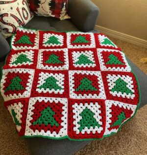 The Granny Square Christmas Pattern - Crafts Ideas