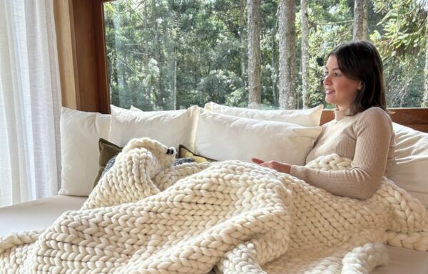 Learn the Classic Obstacle Stitch – No Needles Required!