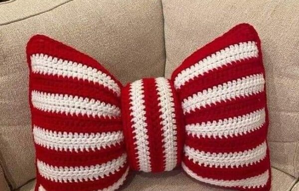 Free Pattern – Striped Bow Crochet Pillow