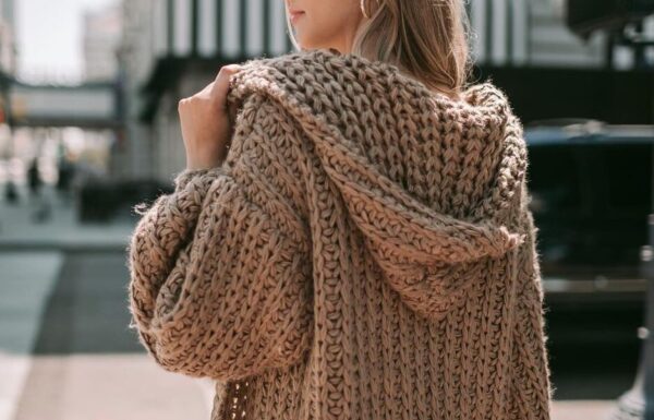 Oversized Hooded Crochet Sweater – Beginner-Friendly Step-by-Step Pattern