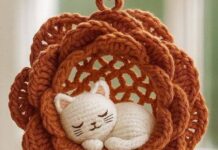 Crochet Kitten Wreath Pattern (Free & Beginner-Friendly)
