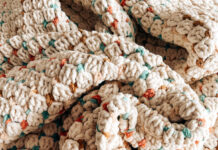 Beginner-friendly crochet cloud stitch throw blanket